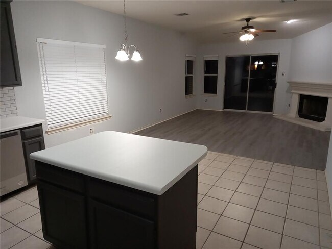 Foto del edificio - 2018 Old Ml Rd