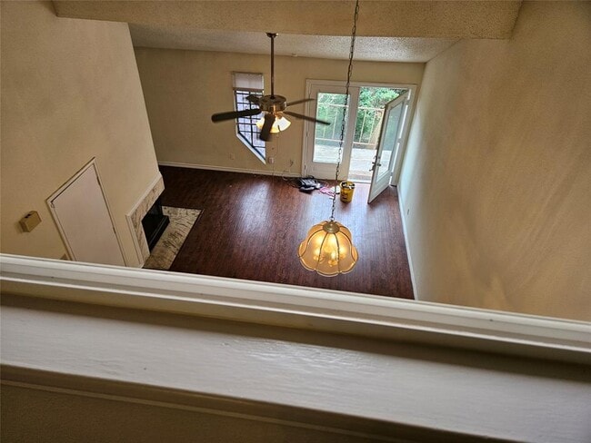 Building Photo - 2425 Holly Hall St