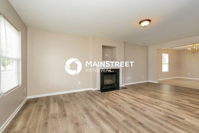 Building Photo - 4 Bedroom Pet-Friendly Home in Winston-Sal...
