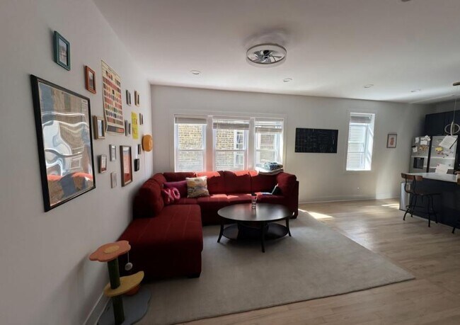 Foto del edificio - 2 bedroom in Chicago IL 60618