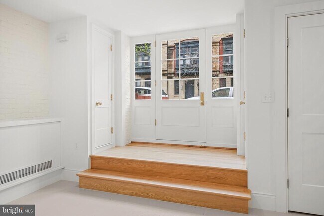 Foto del edificio - 1014 N Calvert St