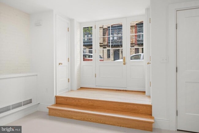 Building Photo - 1014 N Calvert St