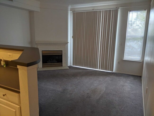 Building Photo - Two Bedroom Townhome Available For Rent In Rock Creek