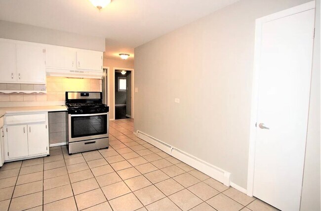 Foto del edificio - 1324 Maple Ave