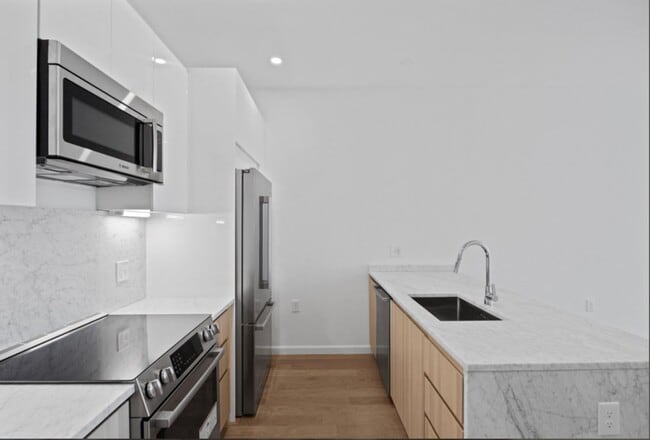Building Photo - Brand New Contruction Townhome 3 bedrooms ...