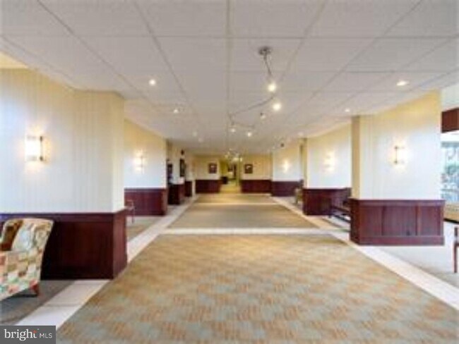 Foto del edificio - 1030 E Lancaster Ave