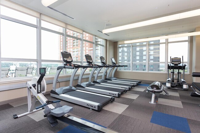 Foto del edificio - Cool 2 BR Now Looking For Tenants