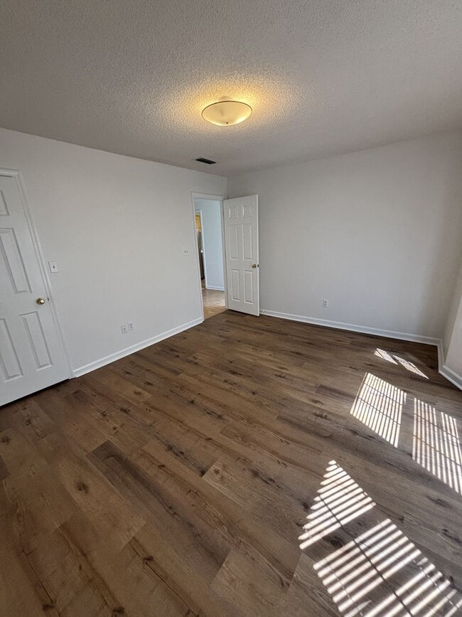 Foto del edificio - 2 Bed 2 Bath Pelham Available for immediat...