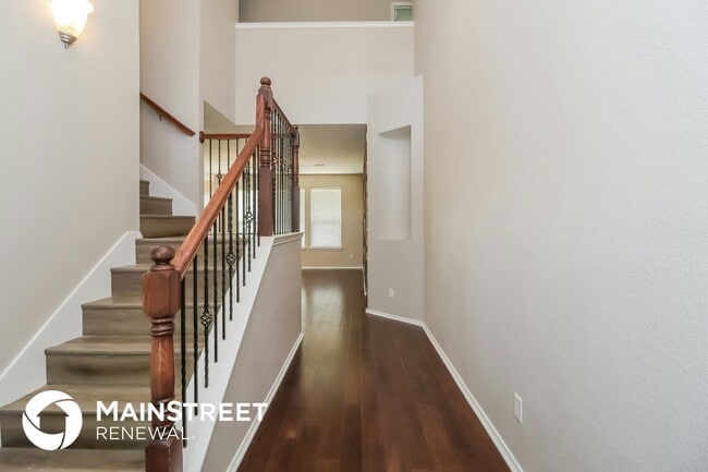 Building Photo - 8249 Summerview Ct