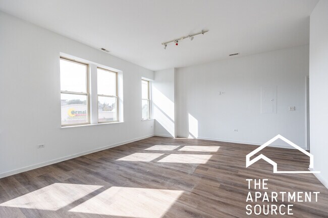 Foto del edificio - 2700 W North Ave