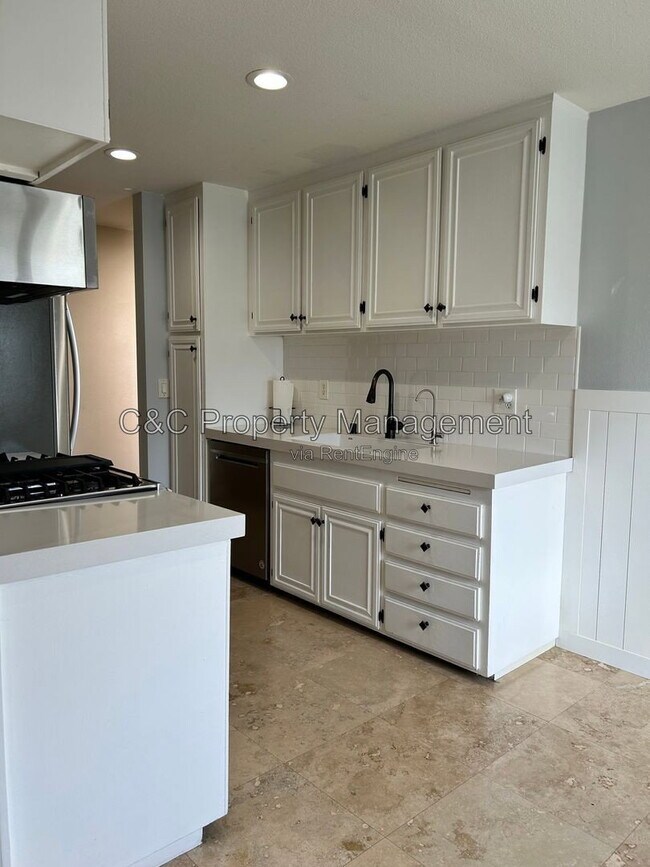 Photo - 700 West La Veta Avenue Apartment