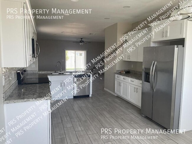 Building Photo - 34909 N Palm Dr