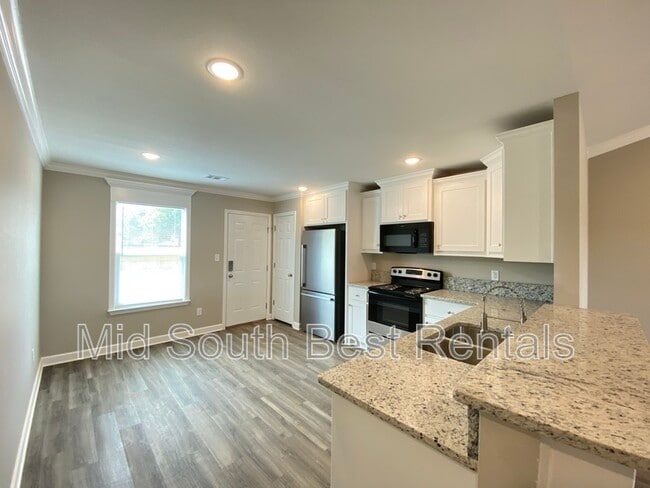 Building Photo - 701 Hill Rd