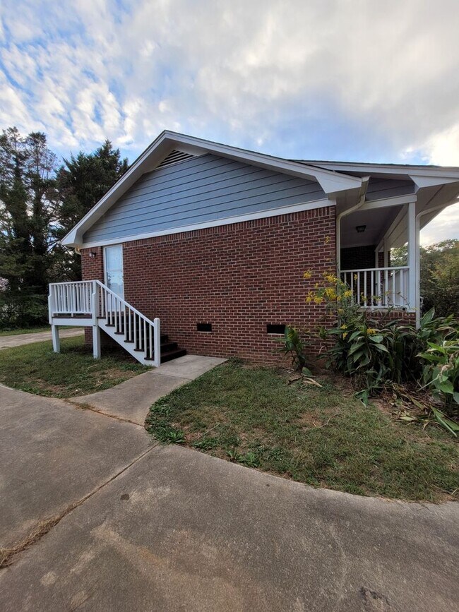 Foto del edificio - For Rent - Hart County - Fay Kight Circle - Three Bedroom and Two Bathroom Home