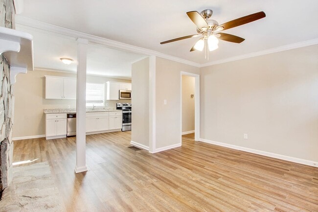 Building Photo - 7268 Westwood Ln