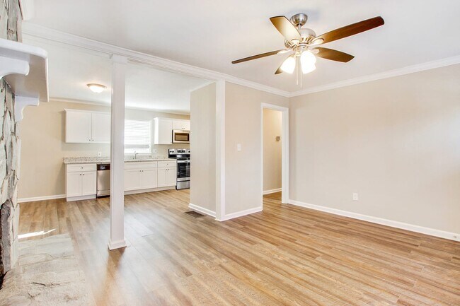 Foto del edificio - 7268 Westwood Ln