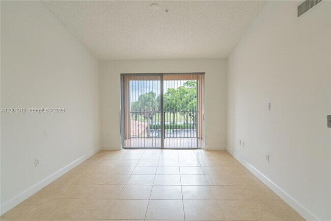 Foto del edificio - 7920 N Nob Hill Rd