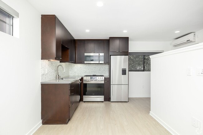 Interior Photo - Luxe East