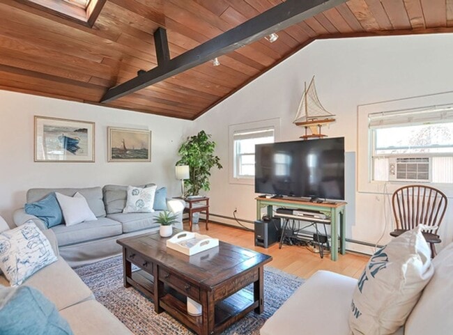 Building Photo - Winter Rental on Rocky Neck (Utilities Inc...