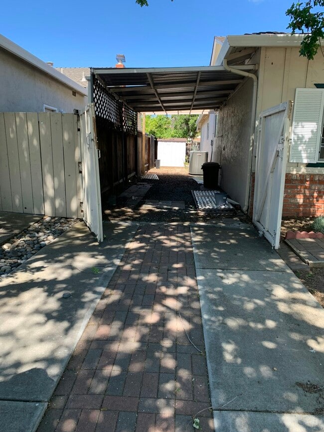 Building Photo - 1537 Heartwood Dr