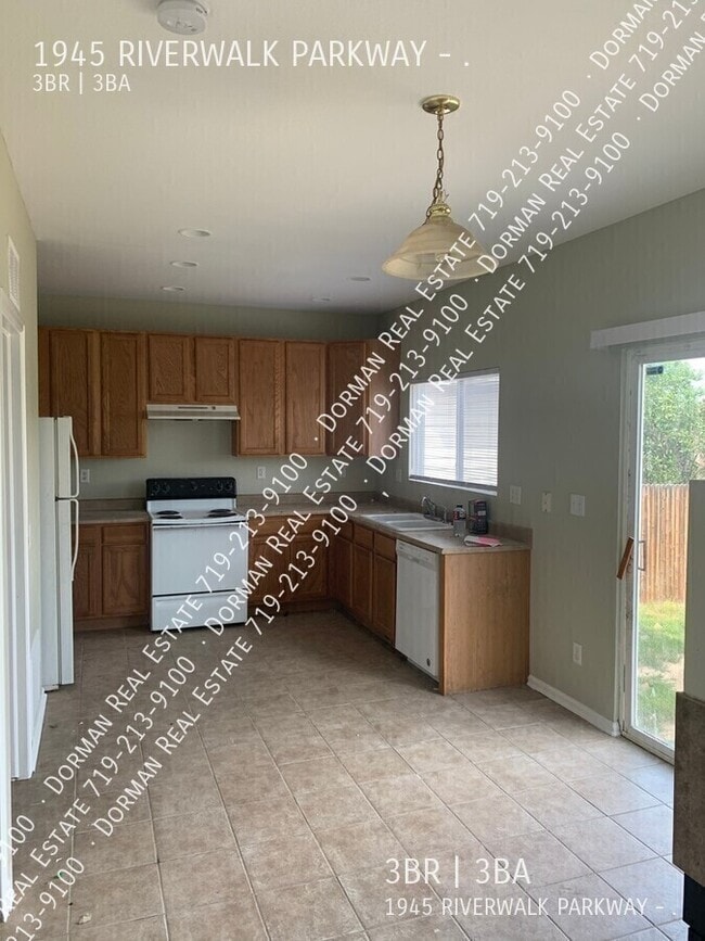 Photo - 1945 Riverwalk Pkwy Apartment