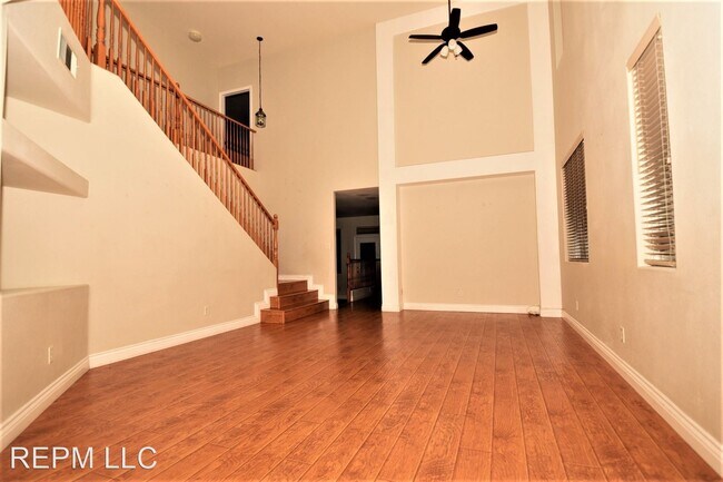 Building Photo - 3 br, 2.5 bath House - 4036 Villeroy Avenue
