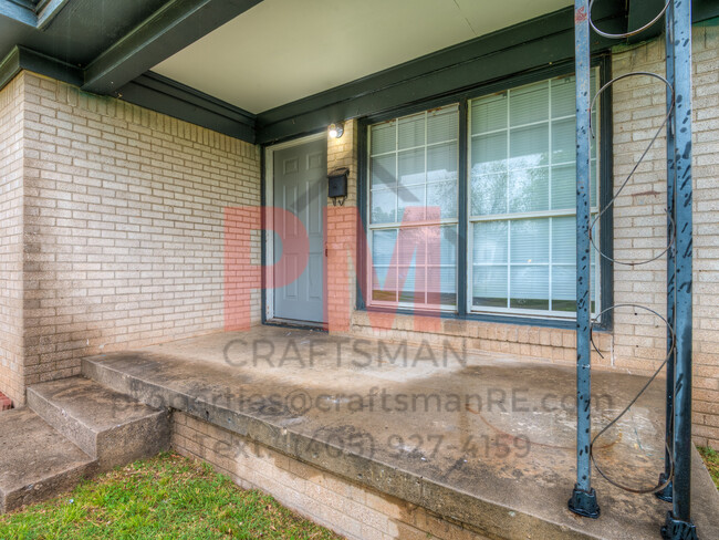 Building Photo - 3119 SW 40th St