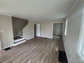 Building Photo - 455 Frank St