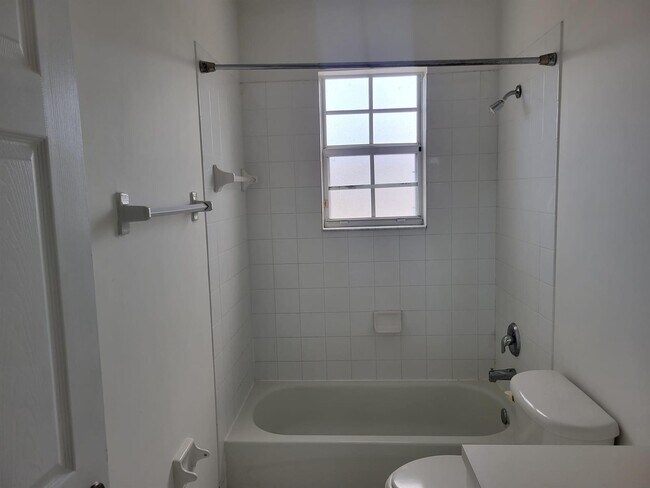 Foto del edificio - 1570 NE 33rd Rd