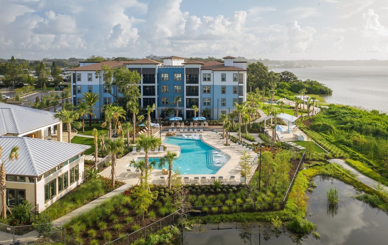 Cortland Bayside 19355 US Highway 19 N Clearwater, FL Apartments