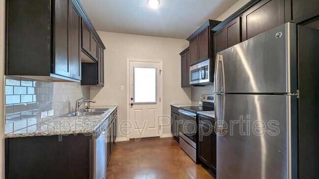Foto del edificio - 206A Juniper Dr