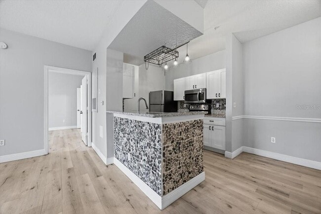 Building Photo - 14353 Fredricksburg Dr