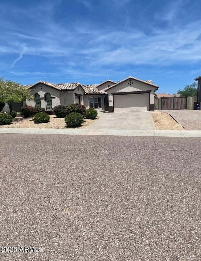 Primary Photo - 4918 W Carpenter Dr