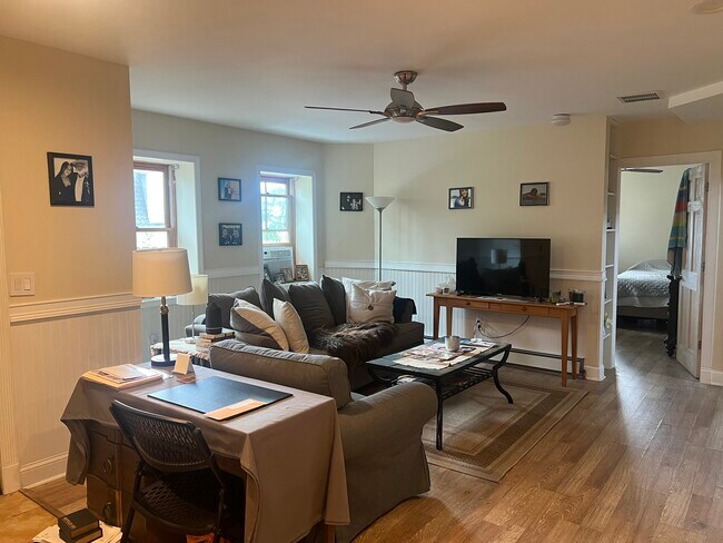 Foto del edificio - 18 E Catherine St