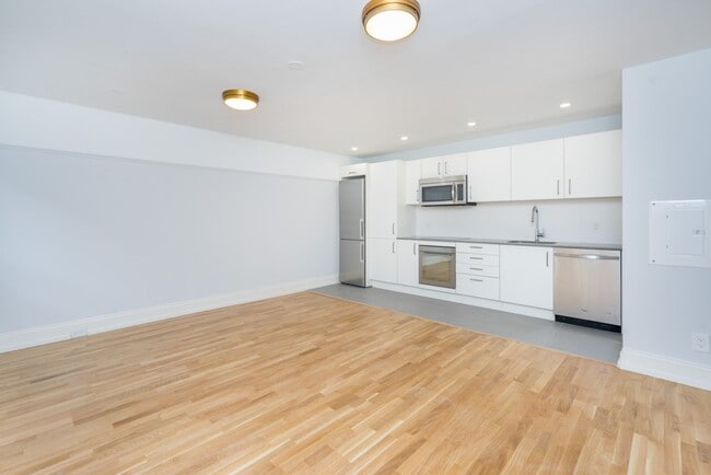 Building Photo - 110 Oriole Pkwy