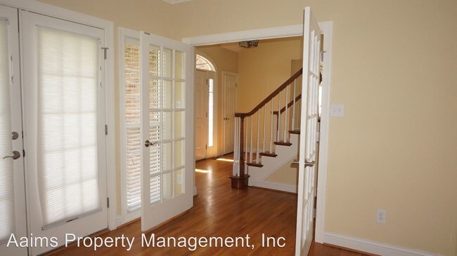 Building Photo - 7133 Holmfield Rd