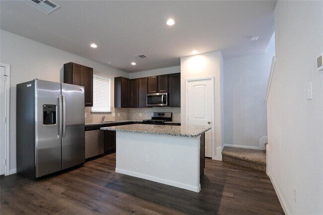 Building Photo - 22111 Imperial Bend Dr