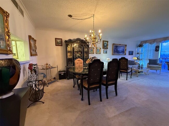 Building Photo - 7400 Sun Island Dr S