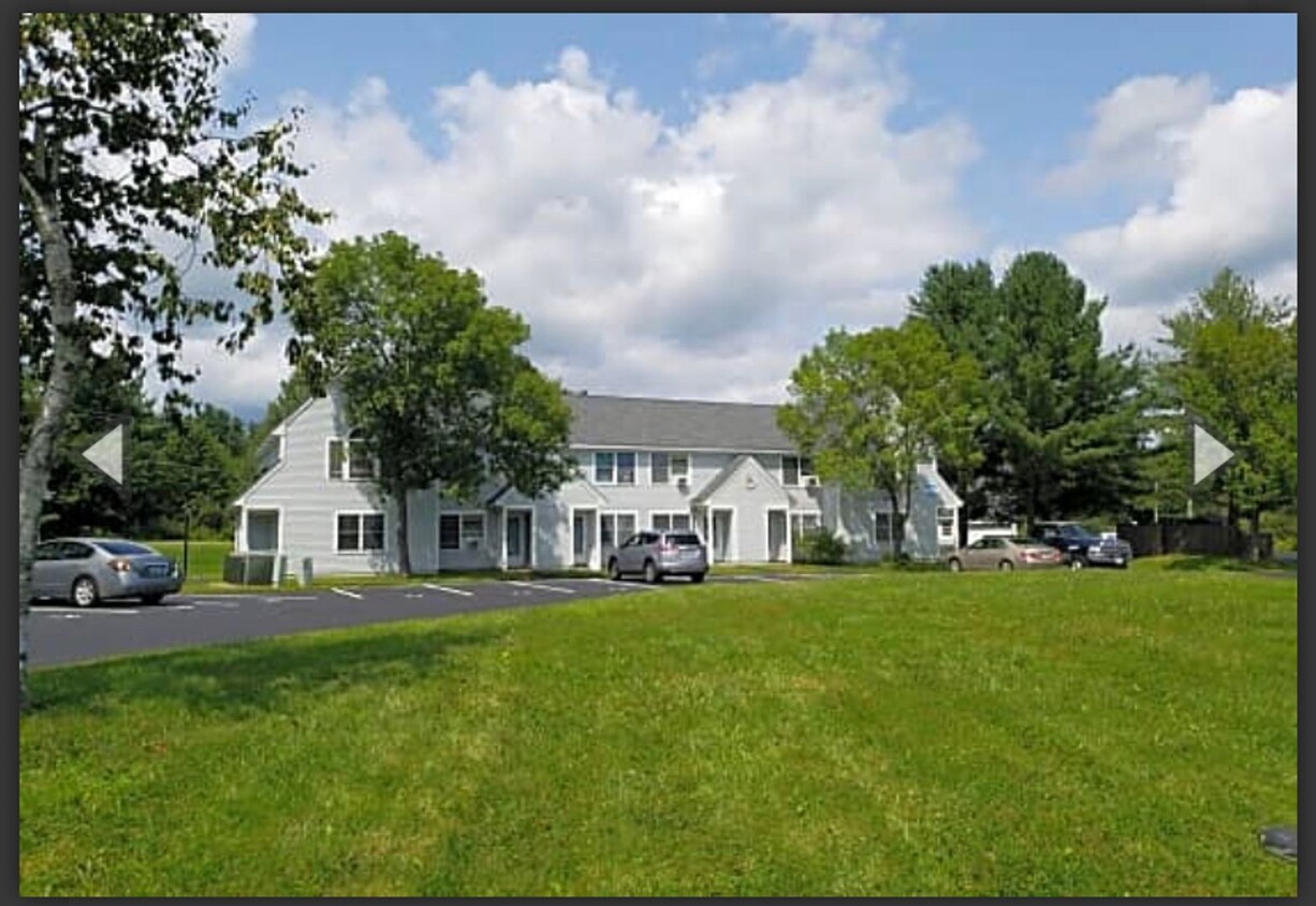 Primary Photo - 2 Bedroom Townhouse in Rochester, NH for R...