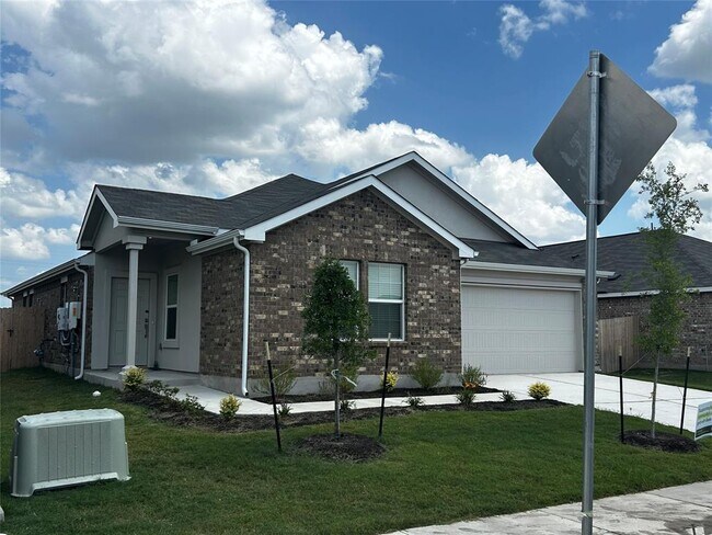 Building Photo - 408 Camargue Dr