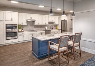 Building Photo - Kings Gate Senior