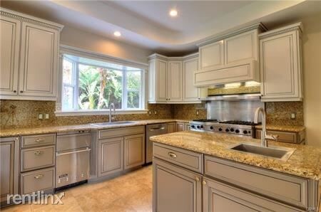 Foto principal - 528 Santa Barbara Ave