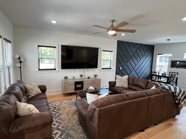 Foto del edificio - 1072 Zophi St