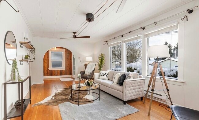 Living room - 2707 25th St