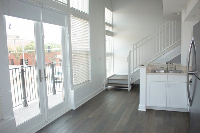 Foto del edificio - 324 E 6th St