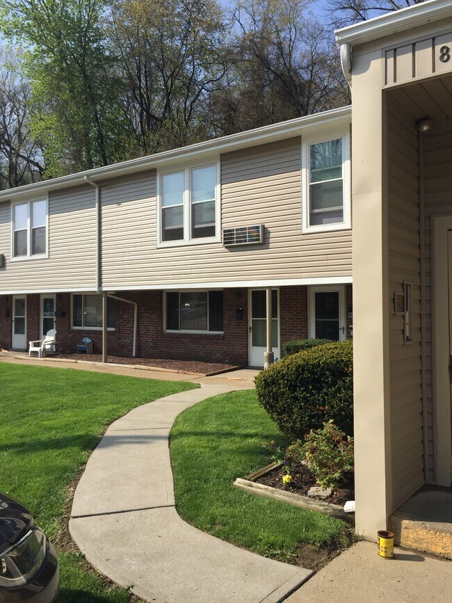 831 Sleepy Hollow Rd Unit P, Castle Shannon, PA 15234 831 Sleepy