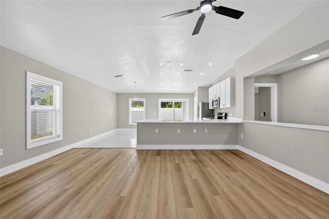 Building Photo - 10610 Boyette Creek Blvd