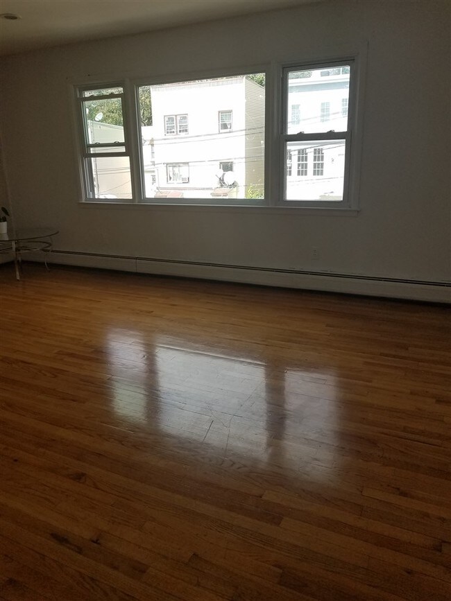 Building Photo - 1211 51st St