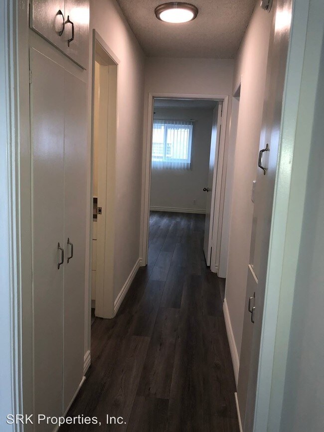 Foto del edificio - 3486 Military Ave