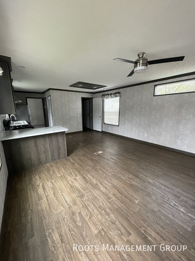 Building Photo - Home Available to Lease - Apply Today!